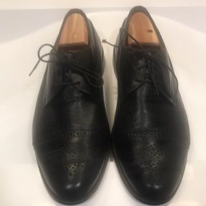 Men’s vintage leather wing tip shoes